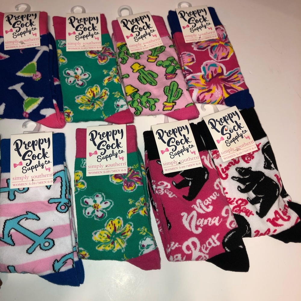 Lot Of 16 pair Super Cute Simply Southern Socks - Picture 5 of 5